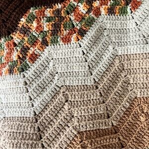 Large Vintage 70’s Boho Chevron Afghan Blanket